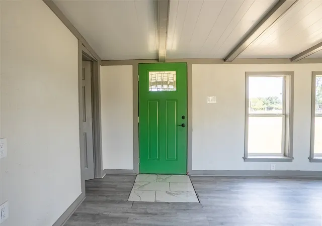 Photo 3 of Manufactured home for sale at 7058 Cimmaron Trl, Weatherford, TX 76087 | MLS# 21330418 | Listing updated on 2026-07-31