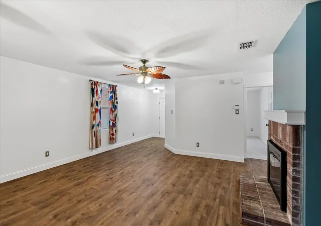 Photo 2 of Sale Pending at 3525 Lipizzan Dr, Denton, TX 76210 | MLS# 21329731 | Listing updated on 2026-09-10
