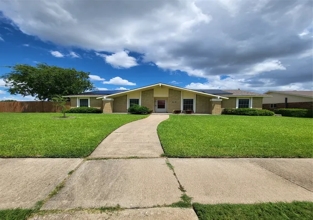 Photo 1 of Sale Pending at 3020 Rockett Dr, Carrollton, TX 75007 | MLS# 21330478 | Listing updated on 2026-09-24