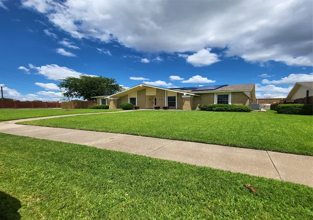 Photo 2 of Sale Pending at 3020 Rockett Dr, Carrollton, TX 75007 | MLS# 21330478 | Listing updated on 2026-09-24