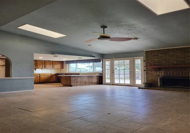 Photo 4 of Sale Pending at 3020 Rockett Dr, Carrollton, TX 75007 | MLS# 21330478 | Listing updated on 2026-09-24