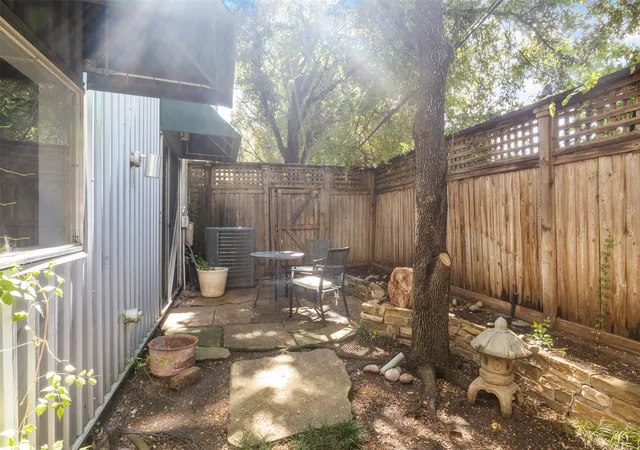 Photo 3 of Townhouse for sale at 3809 San Jacinto St #E, Dallas, TX 75204 | MLS# 21330282 | Listing updated on 2026-09-12