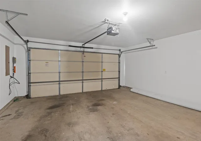 Photo 4 of Townhouse for sale at 3809 San Jacinto St #E, Dallas, TX 75204 | MLS# 21330282 | Listing updated on 2026-09-12
