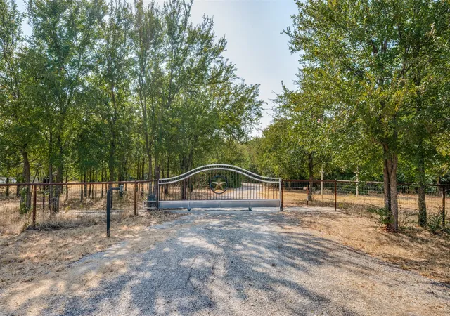 Photo 1 of Land for sale at 3863 New Hope Rd, Aubrey, TX 76227 | MLS# 21327529 | Listing updated on 2026-09-08