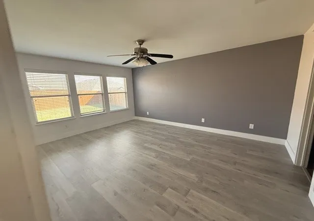 Photo 3 of Sale Pending at 2004 Samantha Ln, Heartland, TX 75126 | MLS# 21331594 | Listing updated on 2026-09-21