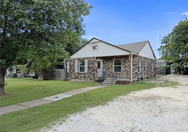 Photo 2 of Single family home for sale at 104 S 6th St, Godley, TX 76044 | MLS# 21331245 | Listing updated on 2026-09-15