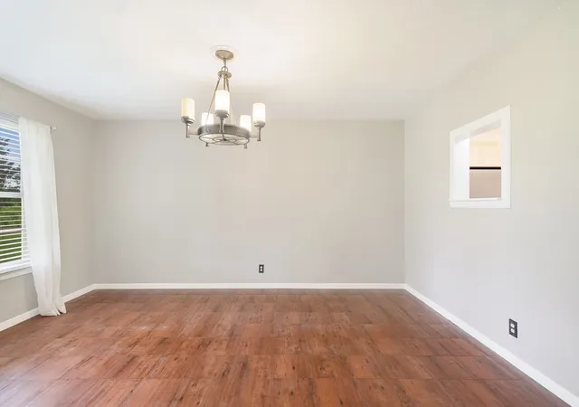Photo 2 of Sale Pending at 5880 Pine Mill Rd, Reno, TX 75462 | MLS# 21330591 | Listing updated on 2026-09-23