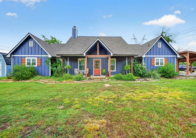 Photo 2 of Single family home for sale at 5198 County Road 2507, Caddo Mills, TX 75135 | MLS# 21331132 | Listing updated on 2026-10-01