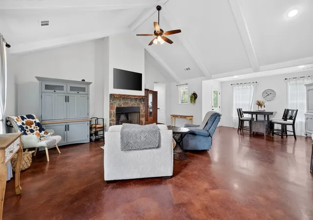 Photo 3 of Single family home for sale at 5198 County Road 2507, Caddo Mills, TX 75135 | MLS# 21331132 | Listing updated on 2026-10-01