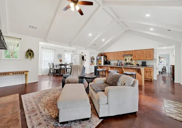 Photo 4 of Single family home for sale at 5198 County Road 2507, Caddo Mills, TX 75135 | MLS# 21331132 | Listing updated on 2026-10-01