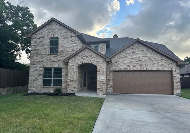 Photo 2 of Single family home for sale at 410 Mercer Dr, Nevada, TX 75173 | MLS# 21331706 | Listing updated on 2026-09-08