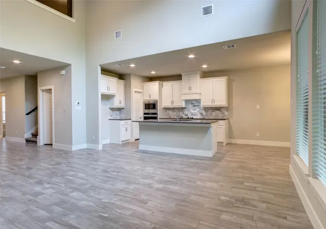 Photo 4 of Single family home for sale at 410 Mercer Dr, Nevada, TX 75173 | MLS# 21331706 | Listing updated on 2026-10-07
