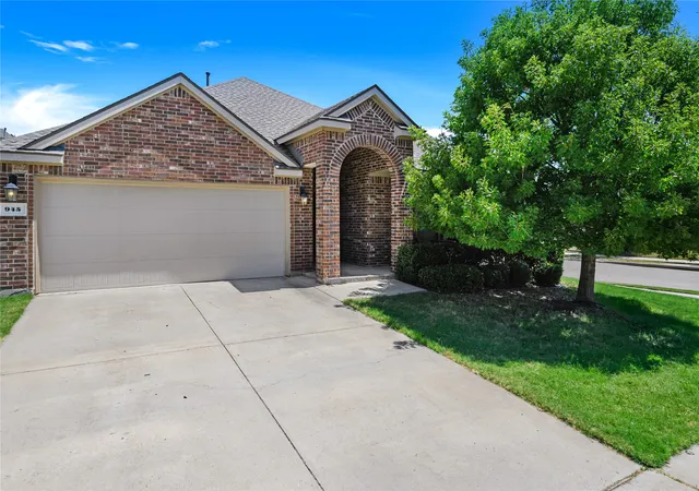 Photo 1 of Single family home for sale at 945 Lake Woodland Dr, Little Elm, TX 75068 | MLS# 21294927 | Listing updated on 2026-09-14