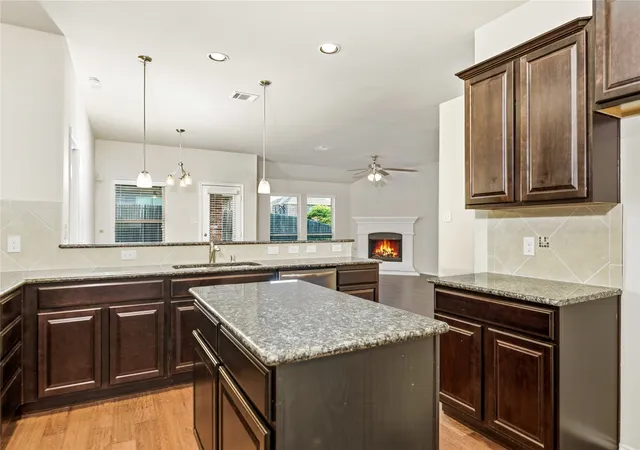 Photo 4 of Single family home for sale at 945 Lake Woodland Dr, Little Elm, TX 75068 | MLS# 21294927 | Listing updated on 2026-09-14