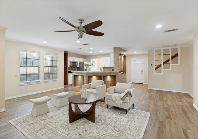 Photo 1 of Single family home for sale at 4220 Canyon Trl, Fort Worth, TX 76135 | MLS# 21328303 | Listing updated on 2026-09-12