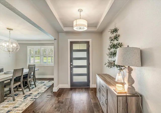 Photo 3 of Single family home for sale at 27 Crestwood Dr, Roanoke, TX 76262 | MLS# 21331789 | Listing updated on 2026-09-29