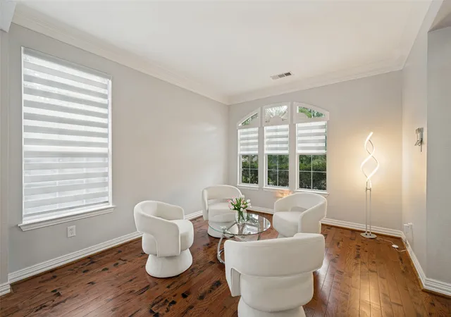 Photo 4 of Single family home for sale at 117 Red Bluff Dr, Lake Dallas, TX 75065 | MLS# 21322133 | Listing updated on 2026-09-21