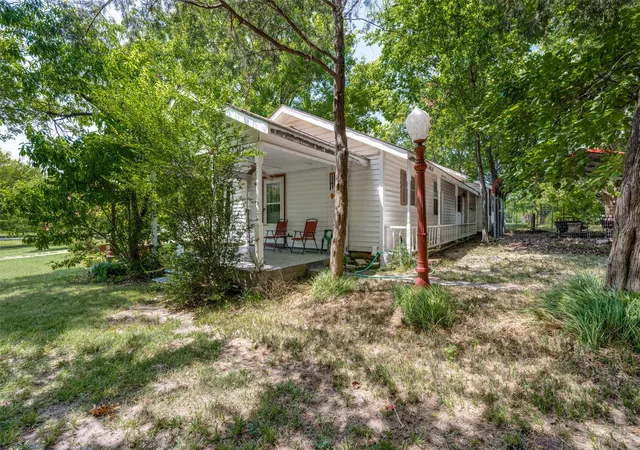 Single family home for sale at 402 Jones St, Tom Bean, TX 75489 | MLS# 21330971