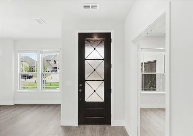 Photo 3 of Single family home for sale at 4017 Foot Hills Dr, Midlothian, TX 76065 | MLS# 21331423 | Listing updated on 2026-09-11