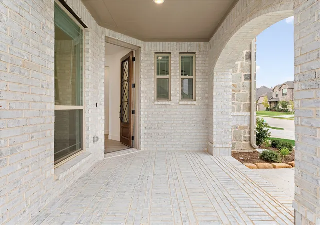 Photo 3 of Sale Pending at 3837 Eagles Bluff Dr, Midlothian, TX 76065 | MLS# 21331412 | Listing updated on 2026-09-30