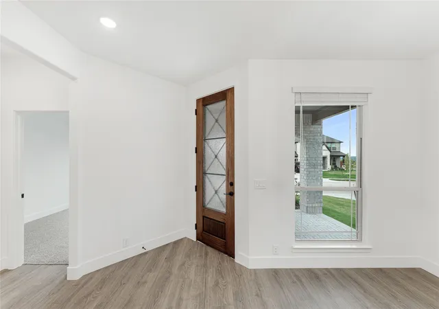 Photo 4 of Sale Pending at 3837 Eagles Bluff Dr, Midlothian, TX 76065 | MLS# 21331412 | Listing updated on 2026-09-30