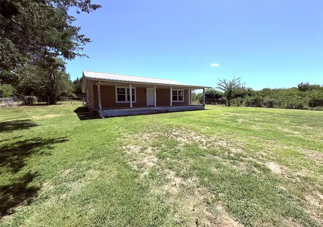 Photo 2 of Single family home for sale at 175 County Road Nw 1010, Mount Vernon, TX 75457 | MLS# 21330855 | Listing updated on 2026-09-29