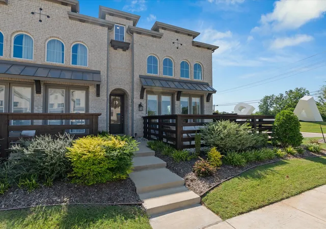 Photo 2 of Single family home for sale at 3700 Queen Rd, Sherman, TX 75090 | MLS# 21310274 | Listing updated on 2026-09-08
