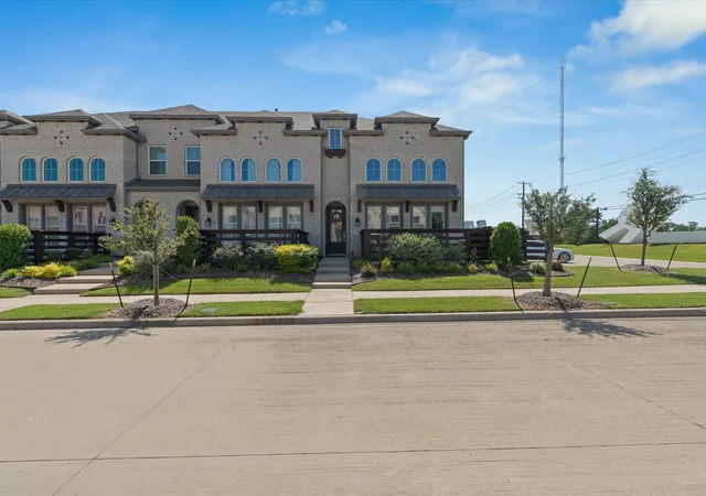 Photo 3 of Single family home for sale at 3700 Queen Rd, Sherman, TX 75090 | MLS# 21310274 | Listing updated on 2026-09-08