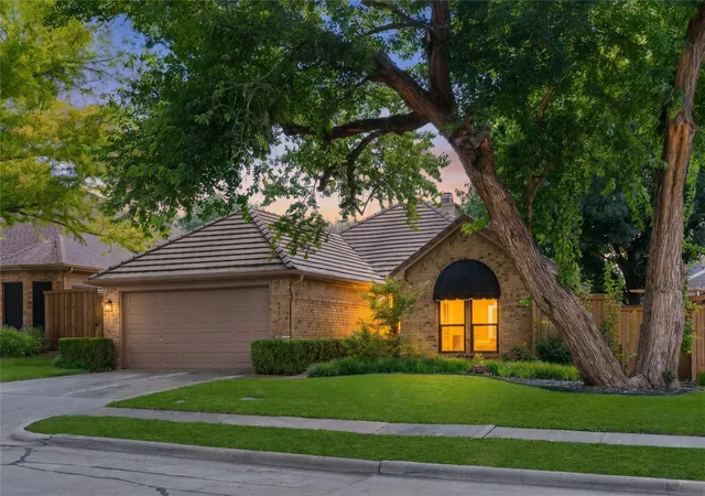 Photo 1 of Single family home for sale at 2739 Sedgeway Ln, Carrollton, TX 75006 | MLS# 21328599 | Listing updated on 2026-09-13
