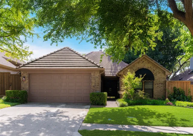 Photo 3 of Single family home for sale at 2739 Sedgeway Ln, Carrollton, TX 75006 | MLS# 21328599 | Listing updated on 2026-09-13