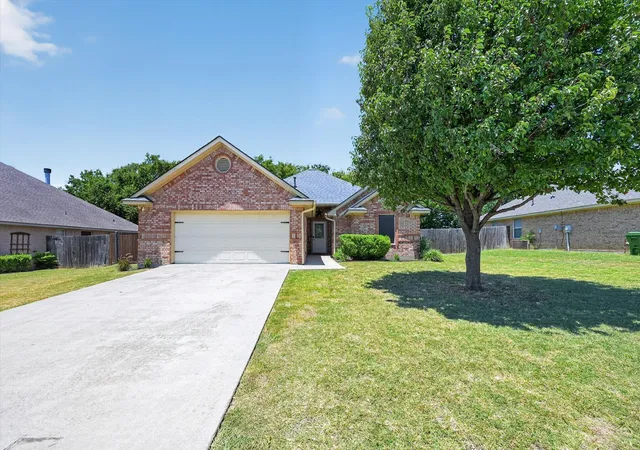 Photo 1 of Single family home for sale at 127 N Point Dr, Krum, TX 76249 | MLS# 21330749 | Listing updated on 2026-09-13