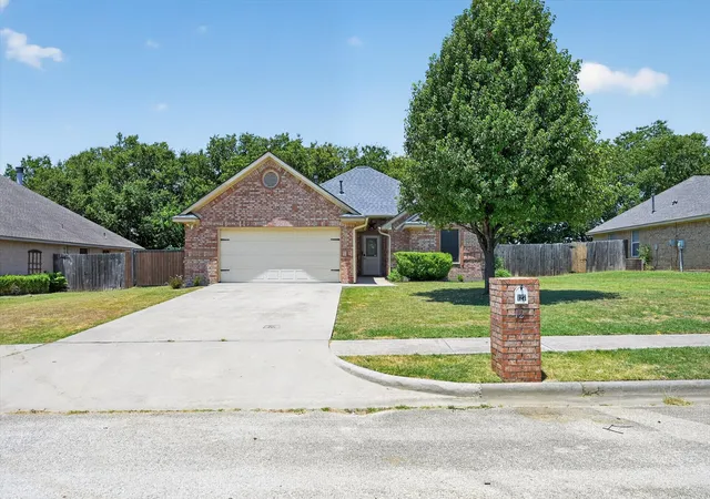 Photo 3 of Single family home for sale at 127 N Point Dr, Krum, TX 76249 | MLS# 21330749 | Listing updated on 2026-09-13