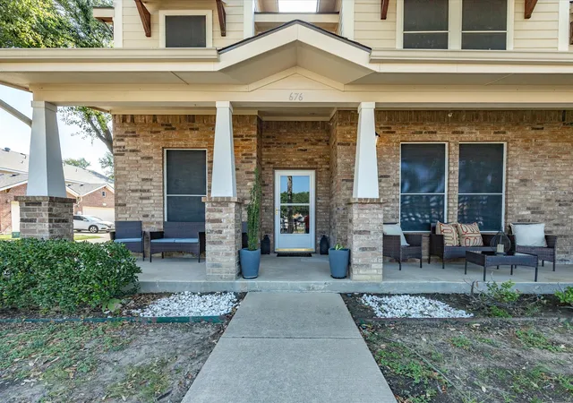 Photo 3 of Townhouse for sale at 676 S Charles St, Lewisville, TX 75057 | MLS# 21332111 | Listing updated on 2026-09-13