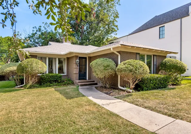 Photo 3 of Sale Pending at 6203 Marquita Ave, Dallas, TX 75214 | MLS# 21329968 | Listing updated on 2026-09-08