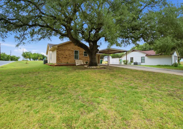 Photo 1 of Single family home for sale at 701 Van Winkle St, Weatherford, TX 76086 | MLS# 21330919 | Listing updated on 2026-09-11