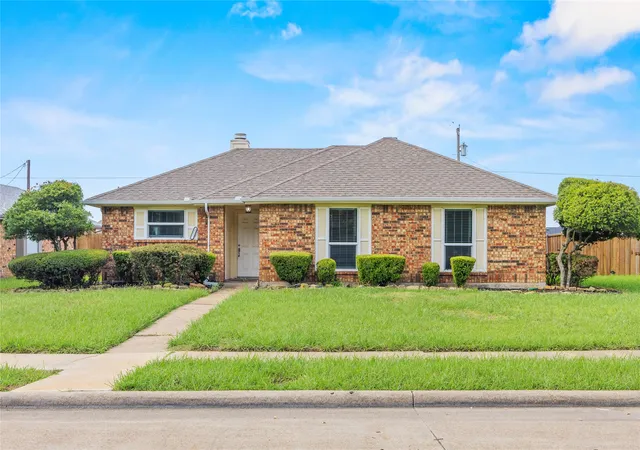 Photo 1 of Sale Pending at 2217 Rockbluff Dr, Rowlett, TX 75088 | MLS# 21327666 | Listing updated on 2026-09-10