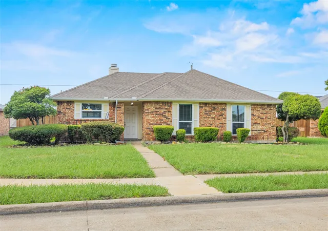 Photo 2 of Sale Pending at 2217 Rockbluff Dr, Rowlett, TX 75088 | MLS# 21327666 | Listing updated on 2026-09-10