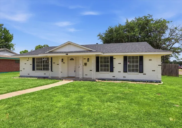 Photo 2 of Single family home for sale at 3301 Hillsdale Ln, Garland, TX 75042 | MLS# 21329175 | Listing updated on 2026-09-15