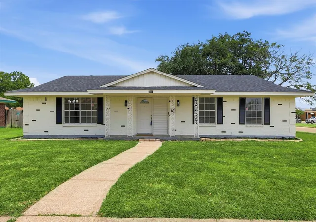 Photo 3 of Single family home for sale at 3301 Hillsdale Ln, Garland, TX 75042 | MLS# 21329175 | Listing updated on 2026-09-15