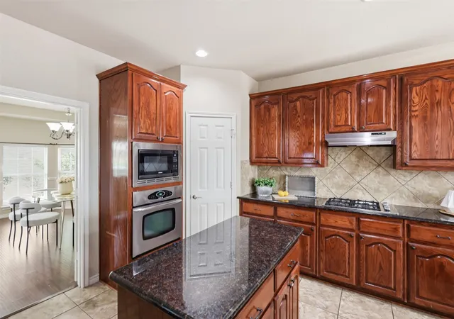 Photo 3 of Single family home for sale at 11532 Glen Rose Dr, Frisco, TX 75035 | MLS# 21331841 | Listing updated on 2026-09-14
