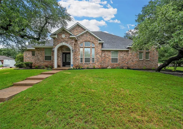 Photo 3 of Single family home for sale at 100 Laurel Oaks Ln, Crawford, TX 76638 | MLS# 21332130 | Listing updated on 2026-09-13