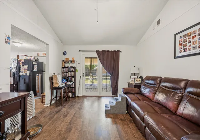 Photo 4 of Single family home for sale at 636 Sue Ann Ln, Burleson, TX 76028 | MLS# 21330504 | Listing updated on 2026-09-16