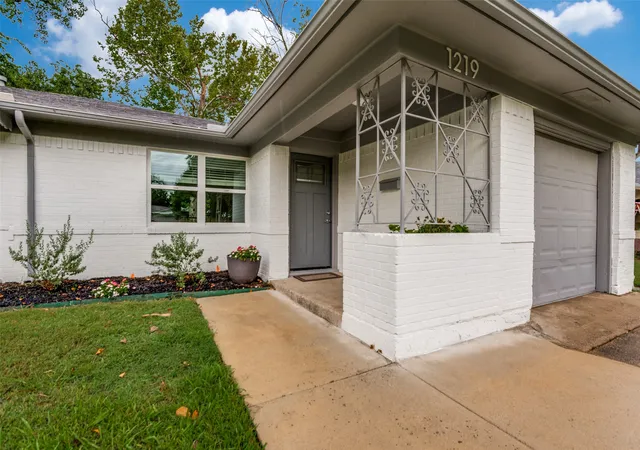 Photo 3 of Single family home for sale at 1219 Dearborn Dr, Richardson, TX 75080 | MLS# 21329039 | Listing updated on 2026-09-14