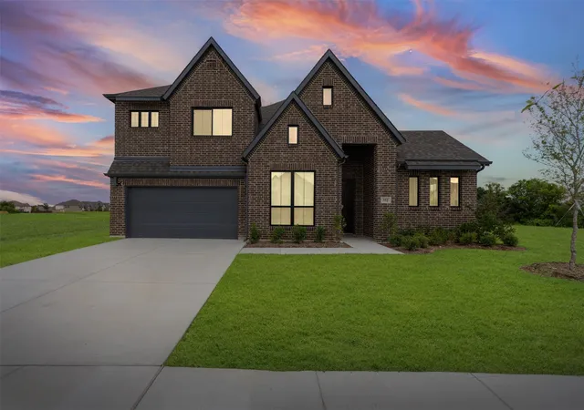 Photo 2 of Single family home for sale at 552 Holiday Ave, Waxahachie, TX 75165 | MLS# 21332016 | Listing updated on 2026-10-07