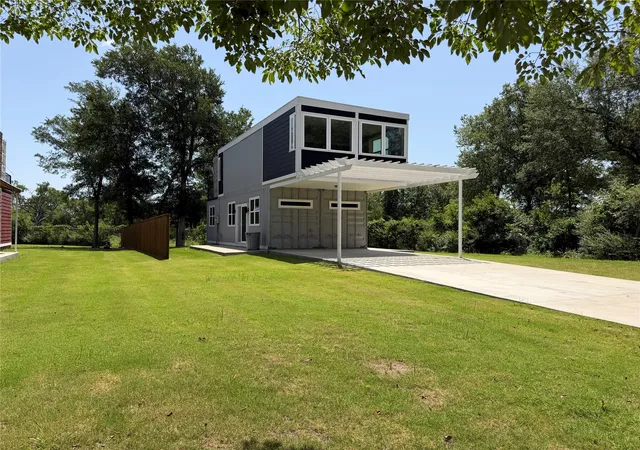 Photo 1 of Single family home for sale at 1232 Kennie Dr, Commerce, TX 75428 | MLS# 21331592 | Listing updated on 2026-07-30