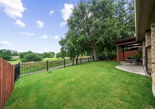 Photo 3 of Single family home for sale at 2933 Dog Leg Trl, Mc Kinney, TX 75069 | MLS# 21332392 | Listing updated on 2026-09-13