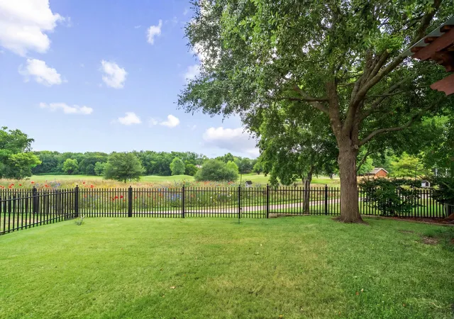 Photo 3 of Single family home for sale at 2933 Dog Leg Trl, Mc Kinney, TX 75069 | MLS# 21332392 | Listing updated on 2026-09-13
