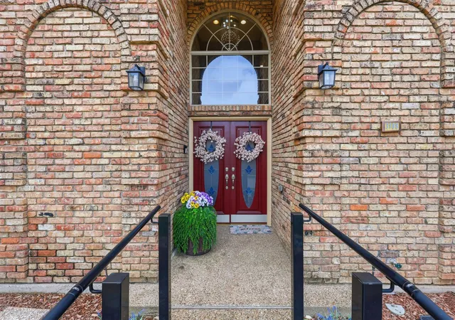 Photo 3 of Single family home for sale at 3108 Ipswich Dr, Plano, TX 75025 | MLS# 21303829 | Listing updated on 2026-09-12