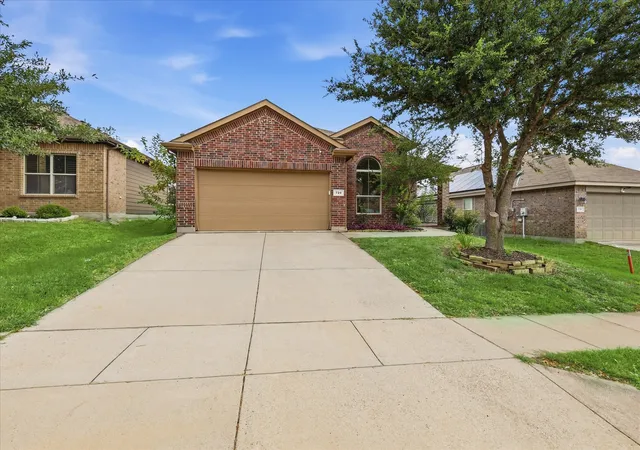 Photo 2 of Single family home for sale at 720 Rio Bravo Dr, Haslet, TX 76052 | MLS# 21332410 | Listing updated on 2026-09-24