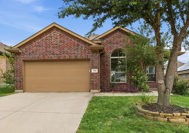 Photo 3 of Single family home for sale at 720 Rio Bravo Dr, Haslet, TX 76052 | MLS# 21332410 | Listing updated on 2026-09-24